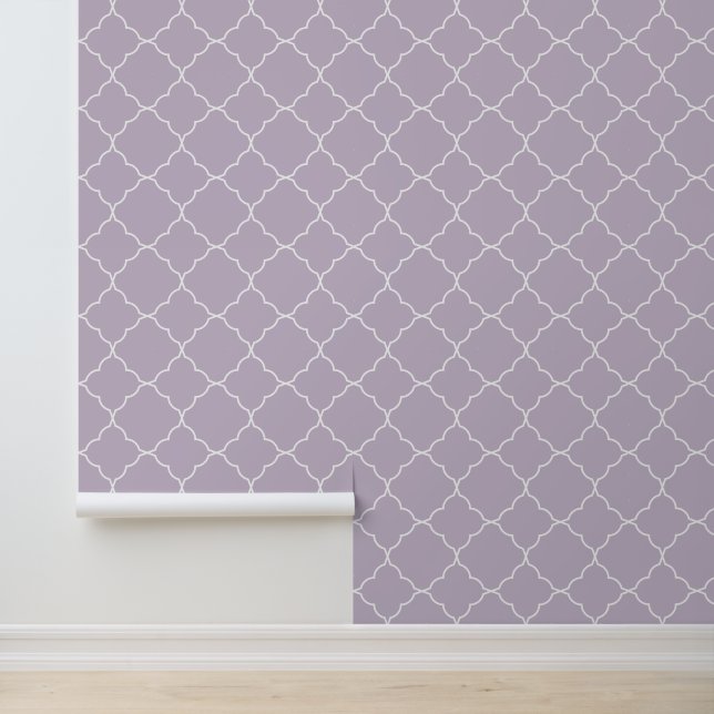 Modern Trendy Light Purple Quatrefoil Wallpaper (Application)