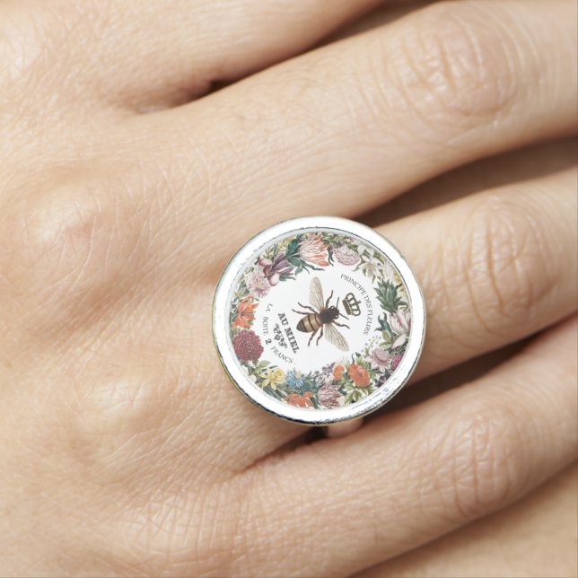 MODERN VINTAGE BOTANICAL QUEEN BEE RING (In Situ)