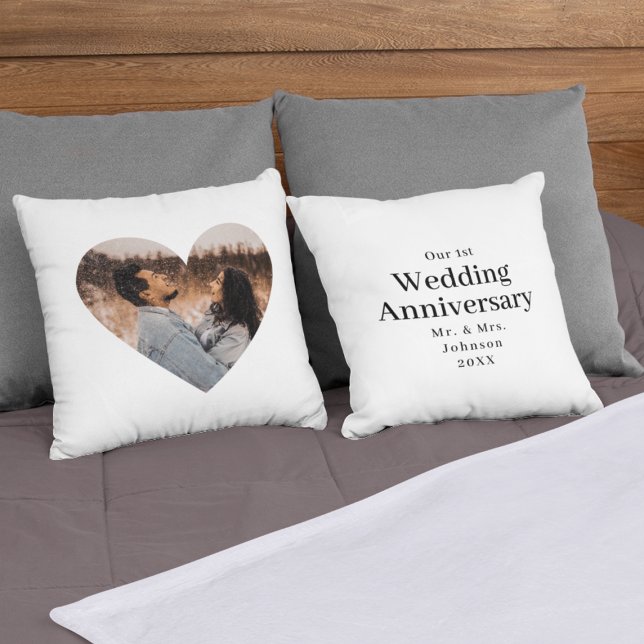 Modern Wedding Anniversary Heart Photo Mr Mrs Throw Pillow (Modern Wedding Anniversary Heart Photo Mr Mrs Throw Pillow
)
