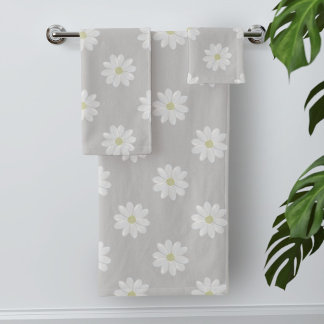 Modern White Daisy Pattern Silver Gray Bath Towels