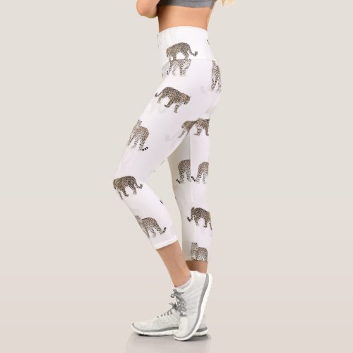 Modern White Golden Leopard Jungle Animals Capri Leggings