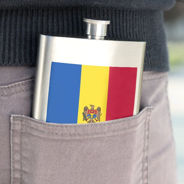 Moldavia flag flask (In Situ)