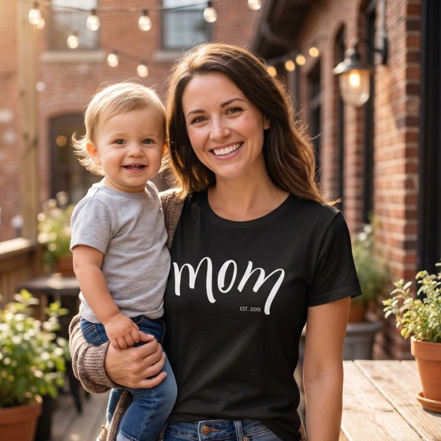 Mom Established Script Minimalist Year New Mama T-Shirt (Creator Uploaded)