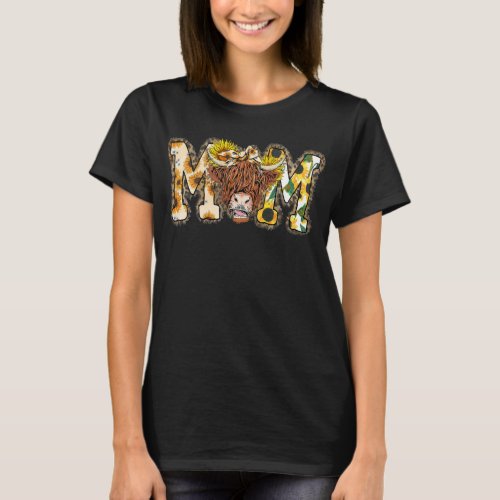 Mom hyland cow mama cows bull rodeo western T_Shirt