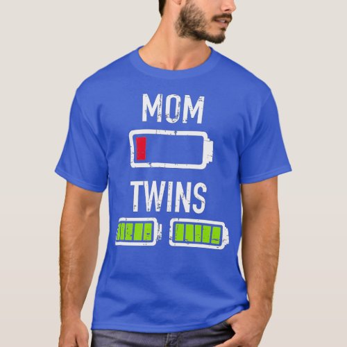 Mom low battery twins full battery  T_Shirt