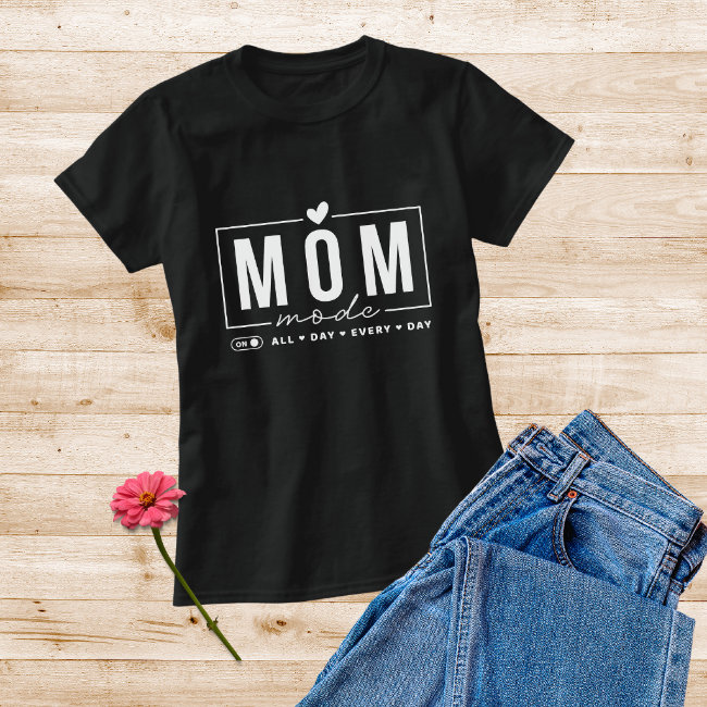 Mom Mode Funny Simple Modern Script Typography T-Shirt