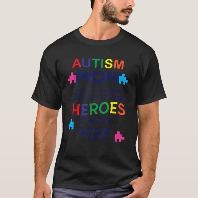 Mom Raising Superhero Puzzle Cool Autism Awareness T-Shirt (Front)