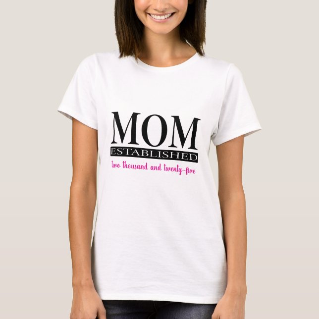 Mom Simple Modern Script Typography T-Shirt (Front)