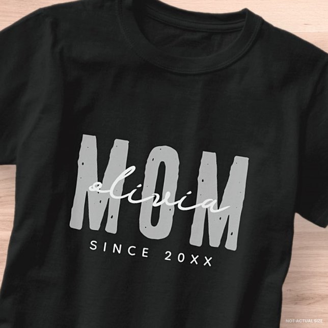 Mom Since 20XX Modern Simple Preppy T-Shirt (Creator Uploaded)