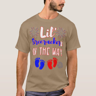 Mom To Be Expecting Twins Announcement 4th Of July T-Shirt