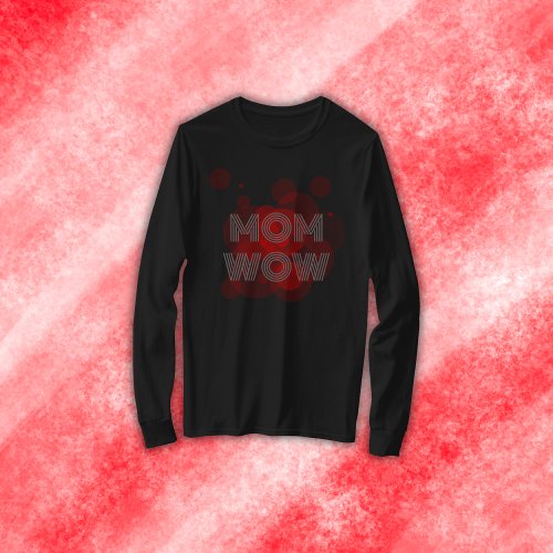 MOM WOW gray on red  T_Shirt