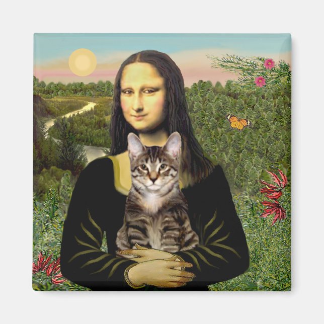 Mona Lisa - Brown Tabby Tiger cat Magnet (Front)