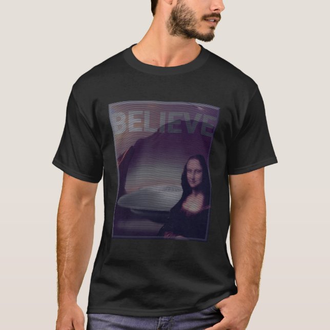 Mona Lisa in front of UFO T-Shirt (Front)