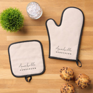 Monogram Blush Pink   Modern Minimalist Feminine Oven Mitt & Pot Holder Set