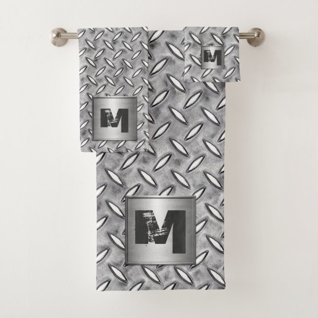 Monogram Diamond Metal Plate in Gray Bath Towel Set (Insitu)