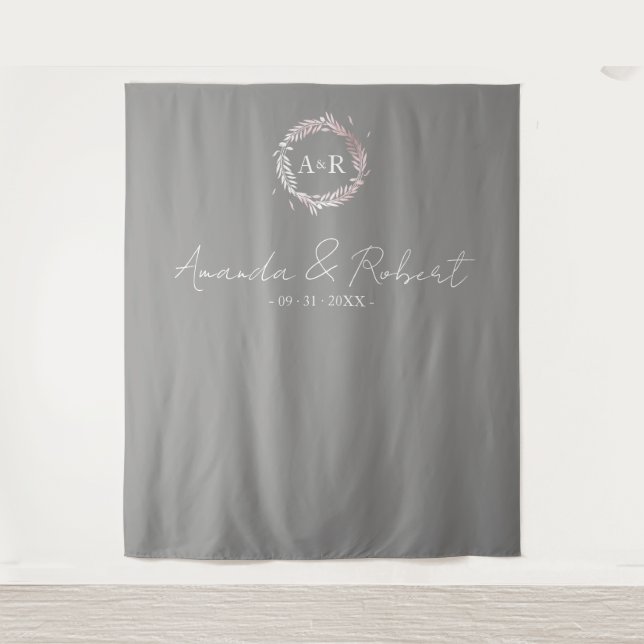 Wedding monogram backdrop | Beachweddingtips.com