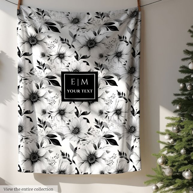 Monogramed black and white blanket with charm (Monogramed black and white blanket with charm)
