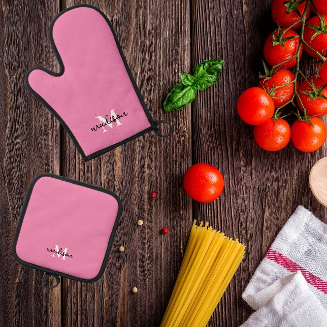 Monogrammed Initial Name Pink Oven Mitt & Pot Holder Set (Monogrammed oven mitt and pot holder)