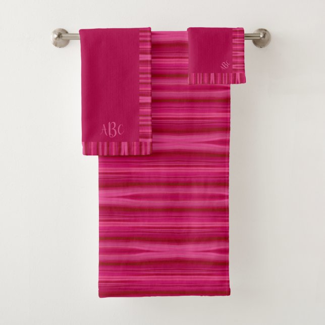 Monogrammed Vivid Fuchsia Bath Towel Set (Insitu)