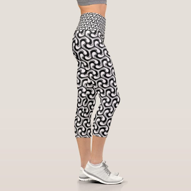 MonoMax Black+White Pattern Optical Swirl  Capri Leggings (Right)