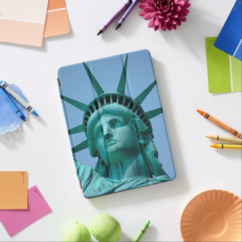 Monuments  Statue of Liberty Face iPad Air Cover