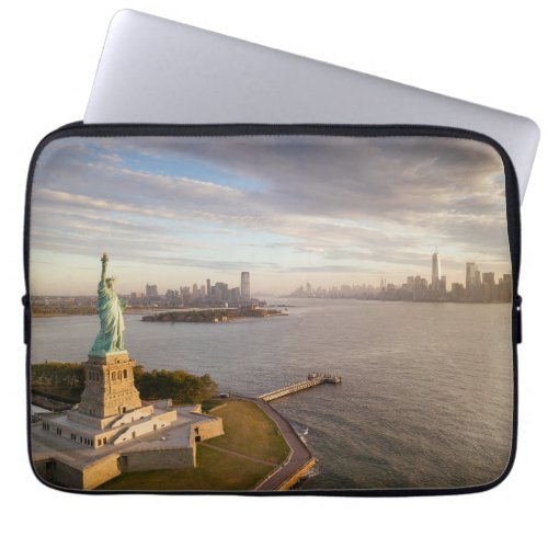 Monuments  Statue of Liberty Laptop Sleeve