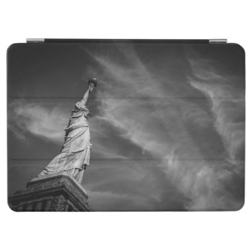 Monuments  Statue of Liberty Manhattan NYC iPad Air Cover