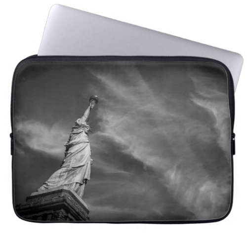 Monuments  Statue of Liberty Manhattan NYC Laptop Sleeve