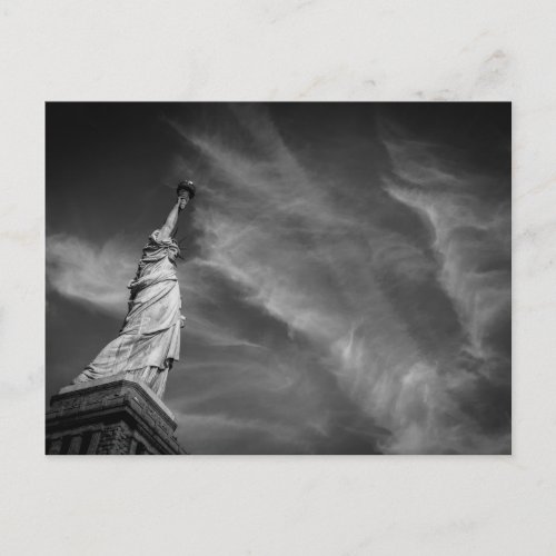 Monuments  Statue of Liberty Manhattan NYC Postcard