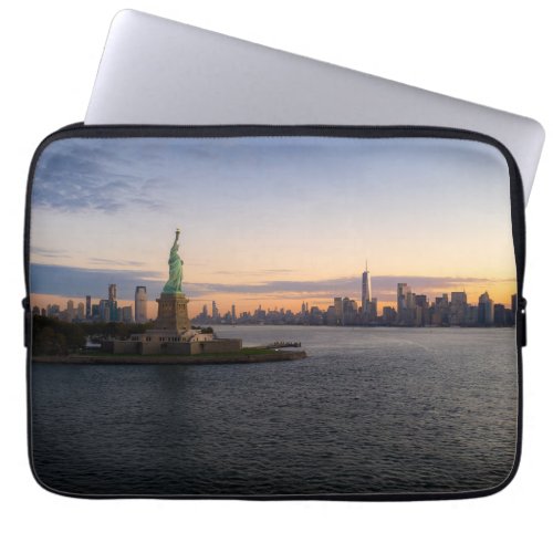 Monuments  Statue of Liberty NYC Laptop Sleeve