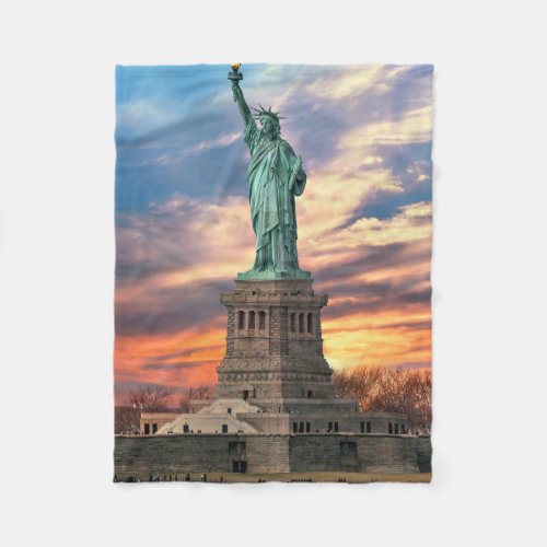 Monuments  The Statue of Liberty Fleece Blanket