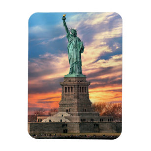 Monuments   The Statue of Liberty Magnet