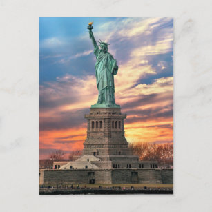 Monuments   The Statue of Liberty Postcard