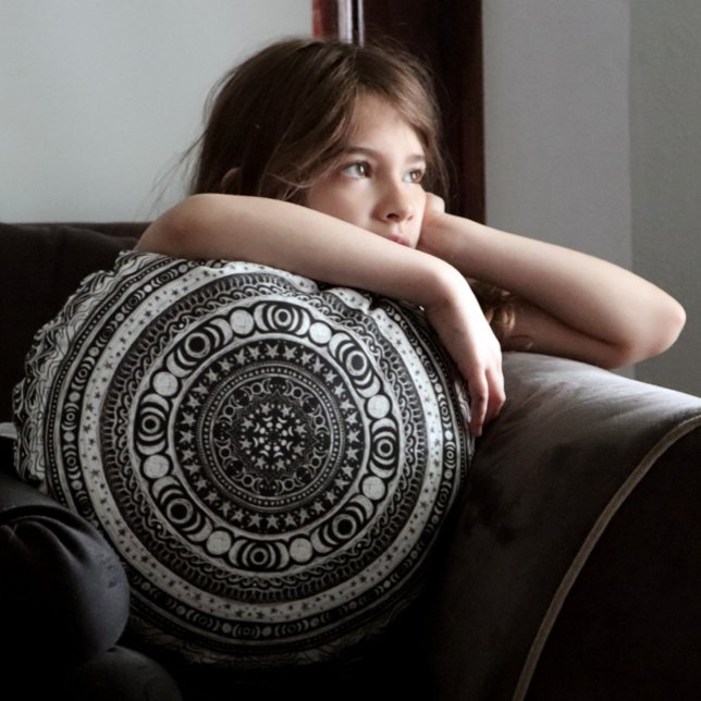 Moon Child Mandala Triple Moon   Round Pillow (Creator Uploaded)