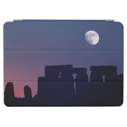 Moon Over Stonehenge  Wiltshire England iPad Air Cover