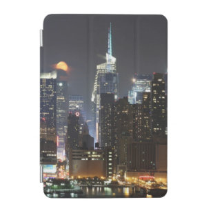 Moon rises over midtown New York. iPad Mini Cover