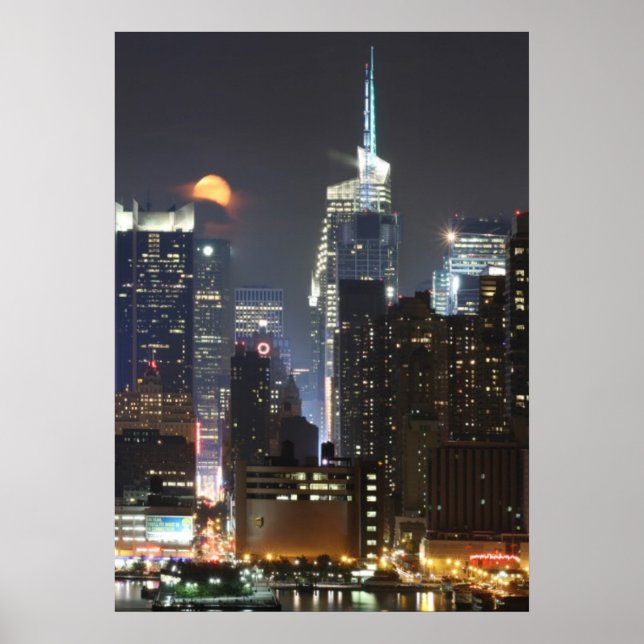Moon rises over midtown New York. Poster (Front)