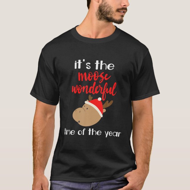 Moose Lover Moose Hunter Holiday Gift Funny Christ T-Shirt (Front)