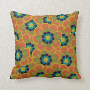 Morelia Flowers Retro Floral Pattern Throw Pillow