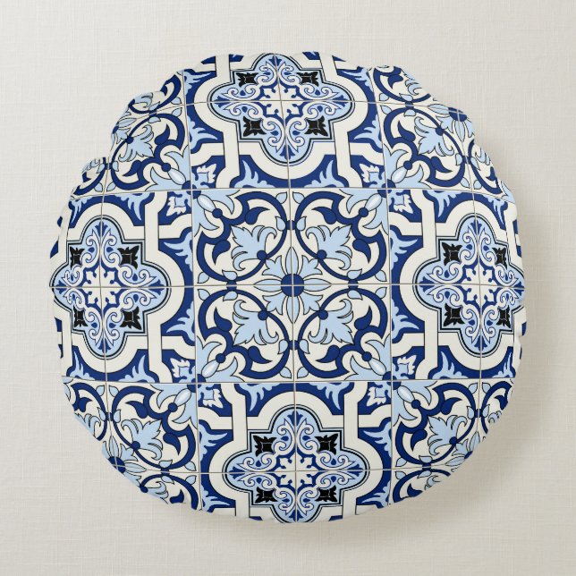 Moroccan Tiles: Gorgeous Blue Patterns. Round Pillow (Front)
