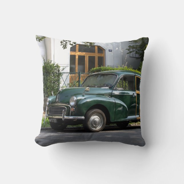 Morris Minor 1000 Traveller Throw Pillow (Front)