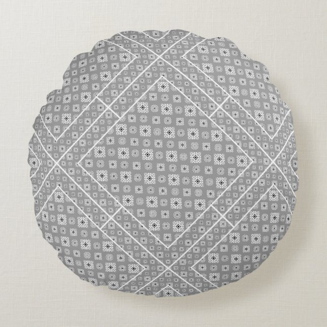 Mosaic Pattern 02.BW LGrey BG Round Pillow (Front)