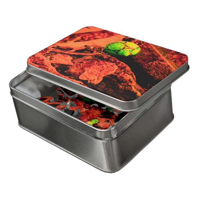 mosquito explorer jigsaw puzzle (Lid Open)