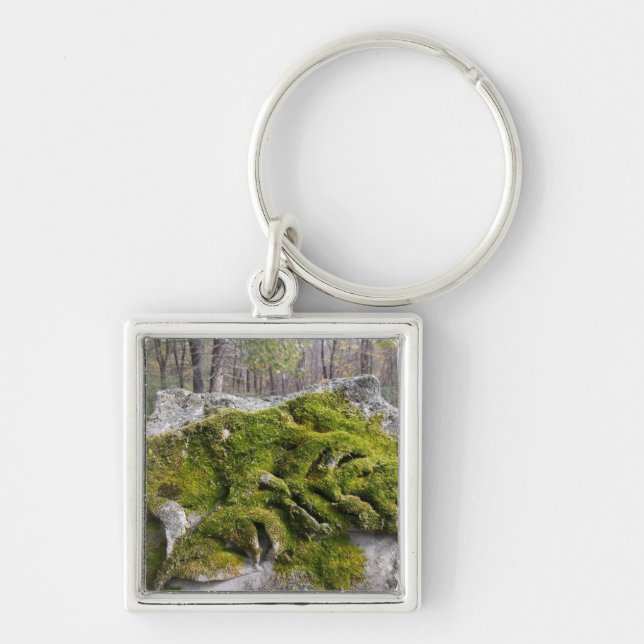 Mossy Broken Headstone Keychain (Front)