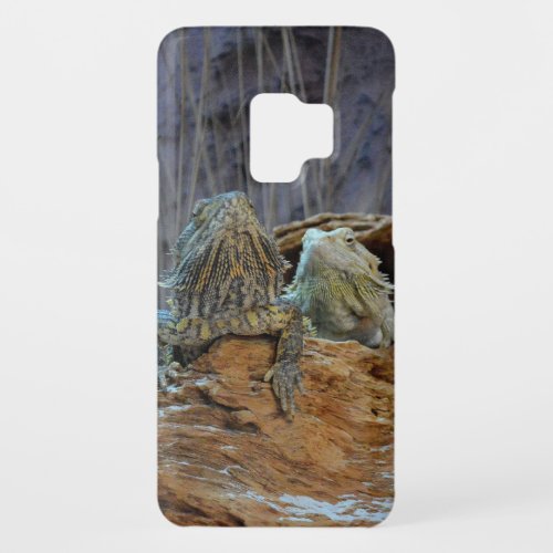 Motorola Droid RAZR Case with two curious lizards