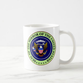 MOTUS SEAL: GREEN COFFEE MUG