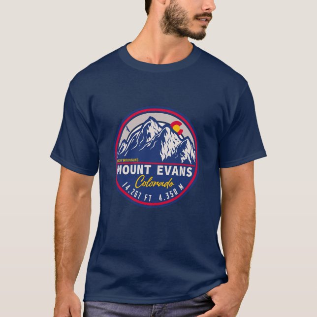 Mount Evans Colorado Retro Sunset Flag Souvenirs T-Shirt (Front)