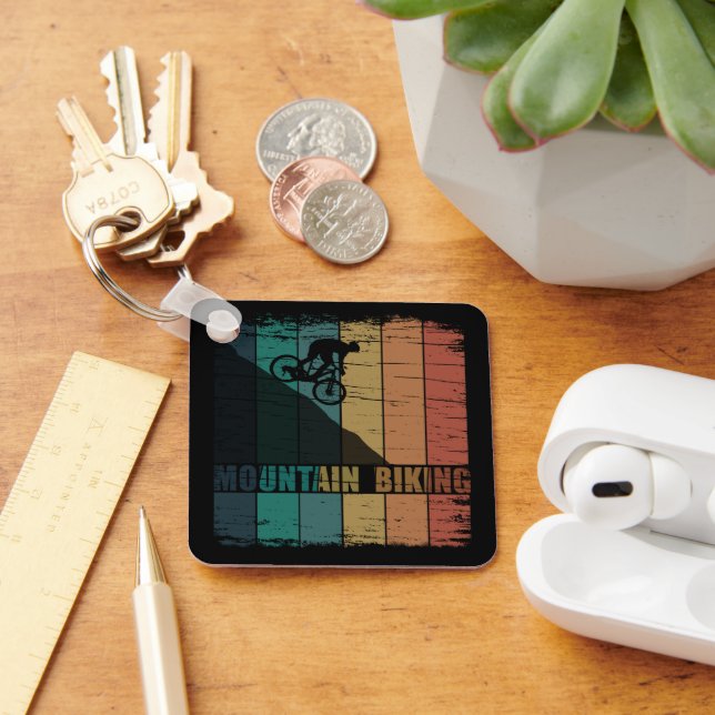 Mountain biking vintage keychain (Desk)