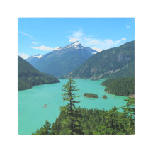 Mountain Lake Scenery in North Cascades