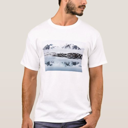 Mountain reflections Norway T_Shirt
